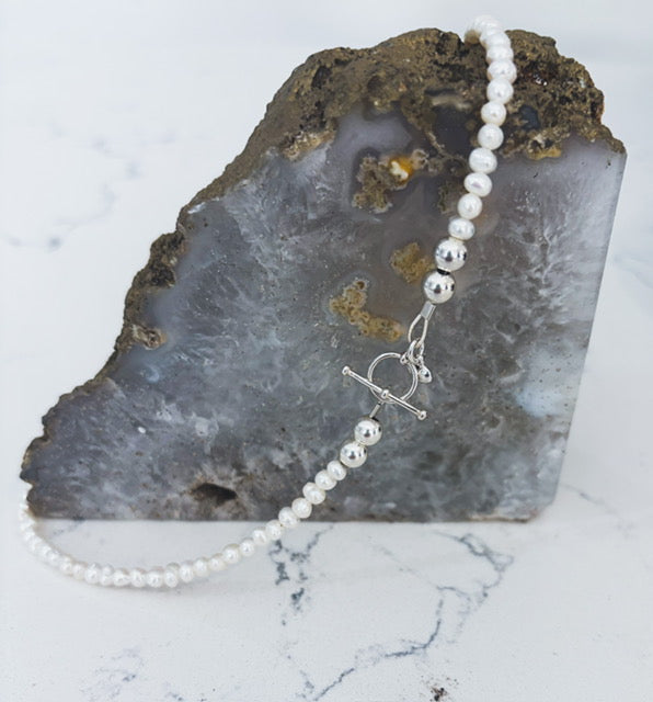 Pearl Necklace with silver Toggle fastening